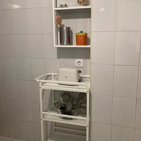 Piso Centrico De Dos Con Terraza Y Balcon En